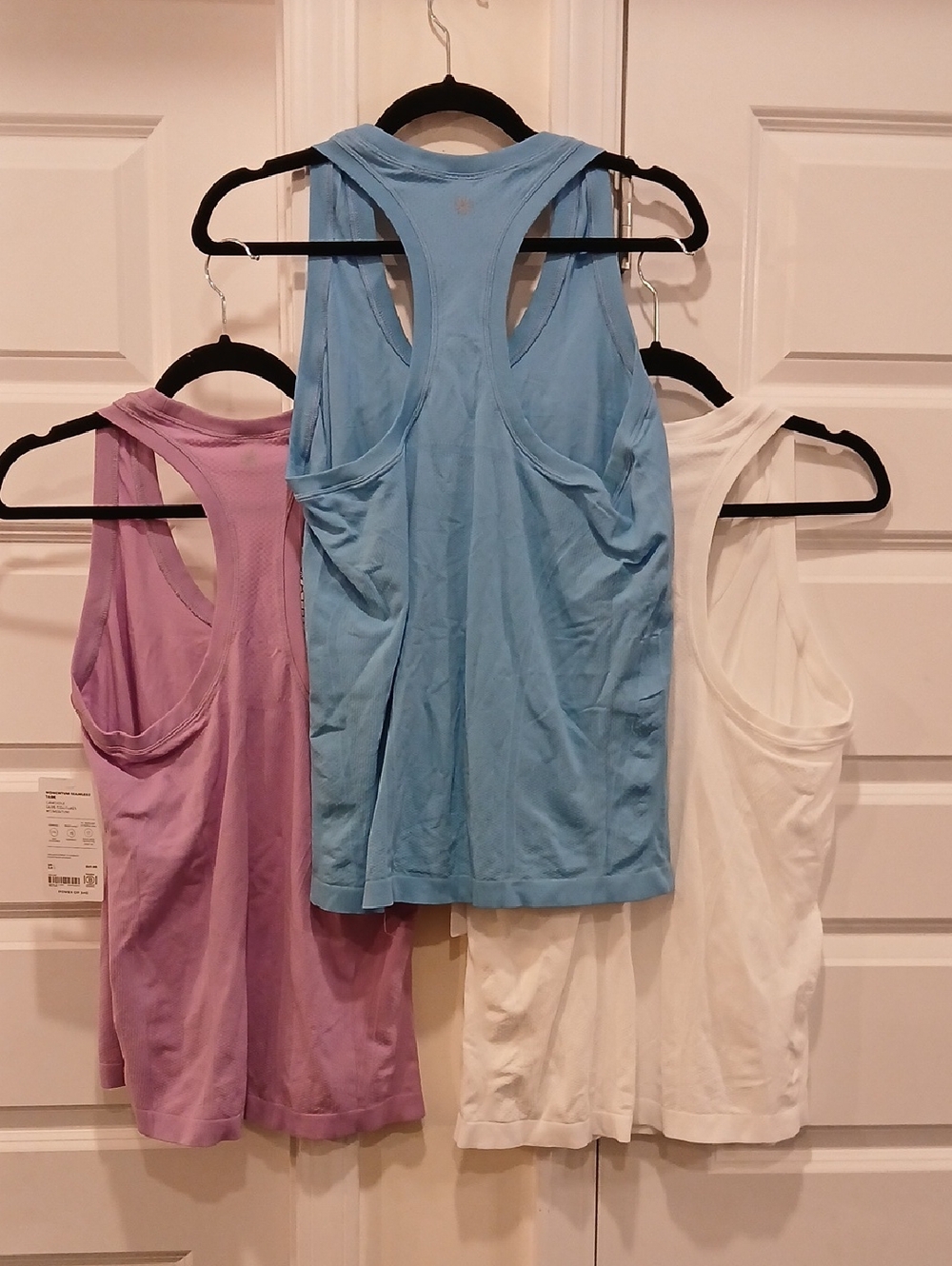 New Bundle Athleta Momentum Seamless Tank Size Large - Picture 7 of 7